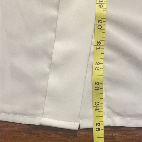 Vintage Elegant White Button Down Shirt - Picture 8 of 9